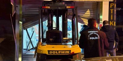 Kuyumcuda forkliftli hırsızlık