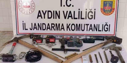 Çine’de kaçak kazıya jandarmadan suçüstü operasyonu: 3 gözaltı