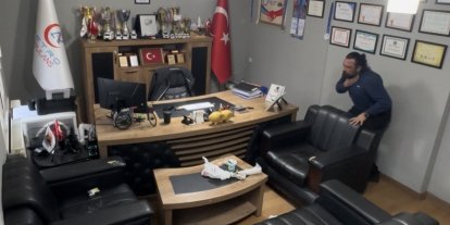 Boğazına lokma kaçan sağlık çalışanı kendi uyguladığı Heimlich manevrasıyla hayata tutundu