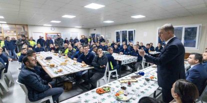 Başkan Tugay, mesaiye emekçi ile başladı