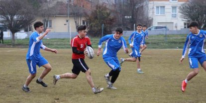 Okul sporları ragbi il birinciliği müsabakaları heyecanla devam ediyor