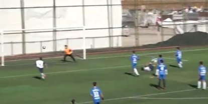 Malatya’da okul sporları futbol müsabakasında ayakta alkışlanan gol