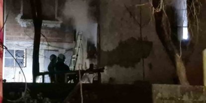 Bartın’da 2 katlı evde yangın paniği