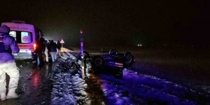 Muş-Erzurum yolunda takla atan otomobil şarampole yuvarlandı: 2 yaralı