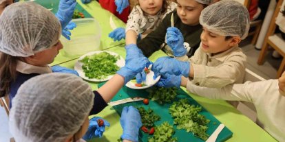 Merkezefendi Atatürk Bilim Merkezine minik öğrenciler ziyaret etti