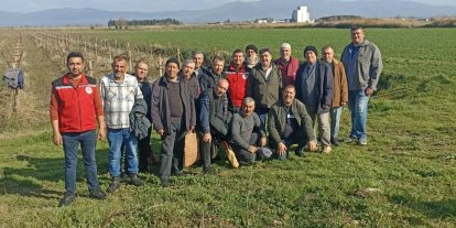 Salihli’de üreticilere budama ve gübreleme eğitimi