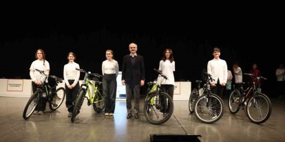 Çayırova’da bilgi evleri öğrencileri yarıştı