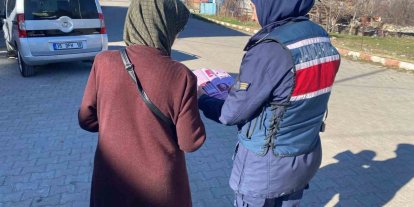 Jandarmanın kadına şiddetle mücadele etkinlikleri sürüyor