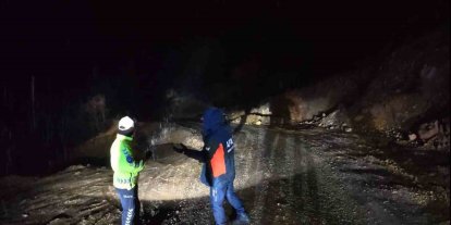 Tut ilçesinde korkutan heyelan: 2 ev tahliye edildi