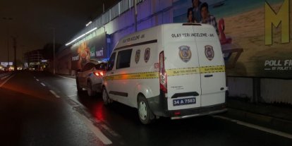 Küçükçekmece’de seyir halindeki motosiklet, temizlik aracının altına girdi: 2 ölü