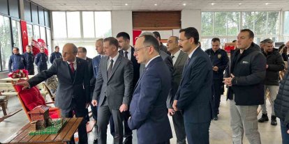 Ayvacık’ta Sanatla Değişen Hayatlar Sergisi Açıldı