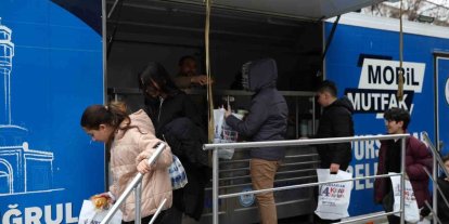 Pursaklar 4.Kitap Günleri’nde vatandaşlara çorba ikramı