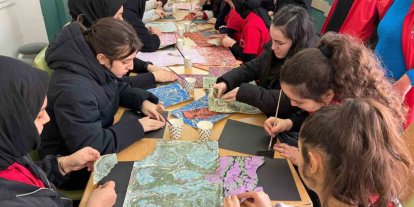 Meslek Lisesi’nde ebru kolajı atölyesi düzenlendi