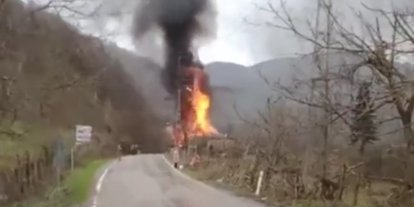 Mutfak tüpünden çıkan yangınla ev küle döndü