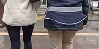 Hapis cezasıyla aranan kadın hırsız Defne’de yakalandı