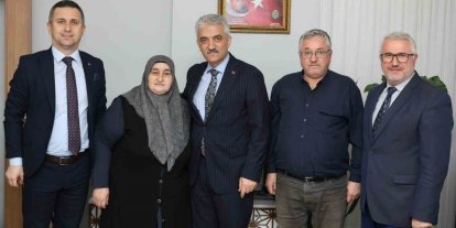 Şehit ailelerini yalnız bırakmıyor