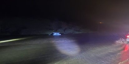 Suya gömülen araçta 1 kişi yaralandı