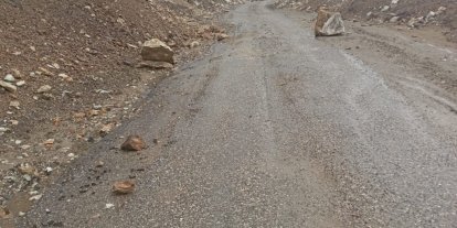 Gölbaşı ilçesinde korkutan heyelan