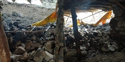 Hakkari’de yağış nedeniyle ahır çöktü