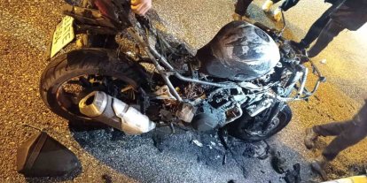 Osmaniye’de park halindeki motosiklet alev alev yandı