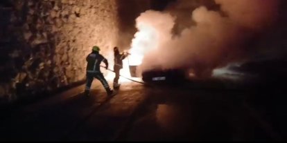 Mudanya yolunda korkutan araç yangını