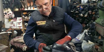 Kahramanmaraş’ta 38 yıllık usta eski ayakkabılara yeniden hayat veriyor