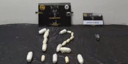 Kapsül halinde 88 parça uyuşturucu yutan şüpheliler tutuklandı