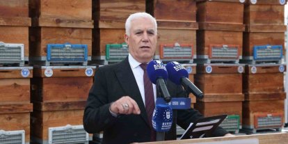 Büyükşehir’den arıcılara kovan desteği