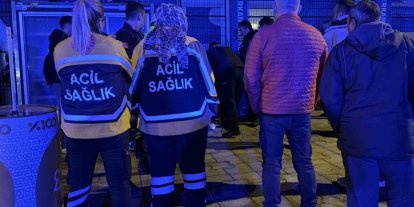 Motosiklet kazasında yaralanıp hastaneye gitmek istemeyen genci polis ikna etti