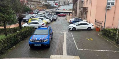 Alaplı’da bir araçta 200 bin adet boş makaron yakalandı