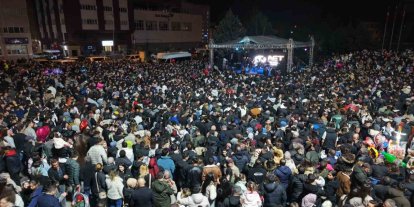 Kırıkkale’de Hüseyin Kağıt konserine binlerce kişi akın etti