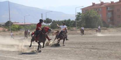 Ata sporu cirit Erzincan’da yaşatılıyor