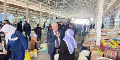 Başkan Karamehmetoğlu, esnaf ve vatandaşlarla bir araya geldi