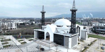 Kartepe Kent Meydanı Cami, ilk teravihle ibadete açılıyor