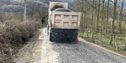 Havaların düzelmesiyle köy yollarında çalışmalar başladı