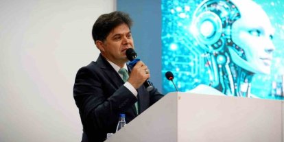 Mersin’de öğretmenlere branş bazlı yapay zeka eğitimi başladı