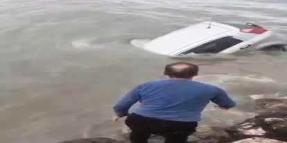 Aracıyla denize düşen sürücüyü Sahil Güvenlik kurtardı