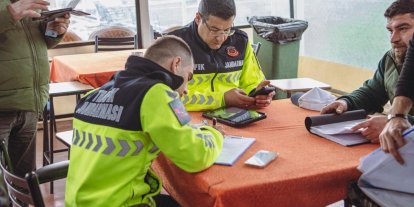 Kuşadası’nda okul servisleri denetlendi