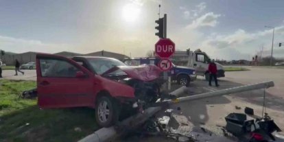 Amasya’da 2 araç çarpıştı: 2 yaralı