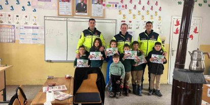 Muş’ta jandarmadan çocuklara trafik eğitimi