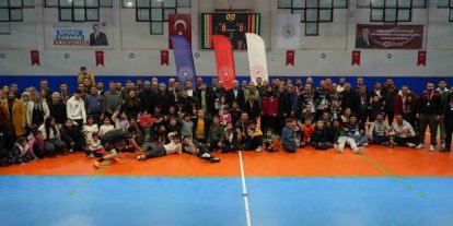 Tavas’ta mahalleler kozlarını sahada paylaştı