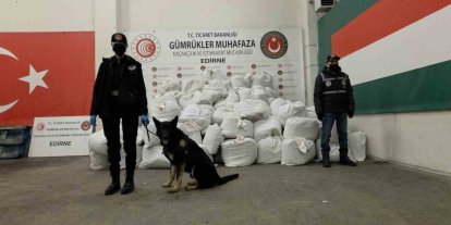 Kapıkule’de rekor yakalama, yaklaşık 1 ton esrar ele geçirildi
