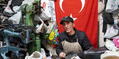 40 yıldır ayakkabıları yeniliyor