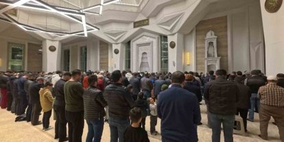 Aksaray’da Ramazan ayının ilk teravih namazı kılındı