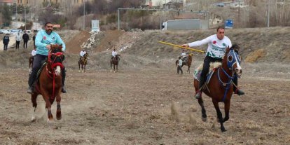 Tercan’ın kurtuluşunun 108. yılında cirit heyecanı