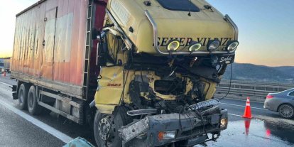 Kuzey Marmara Otoyolu’nda kamyon tıra arkadan çarptı: 1 yaralı