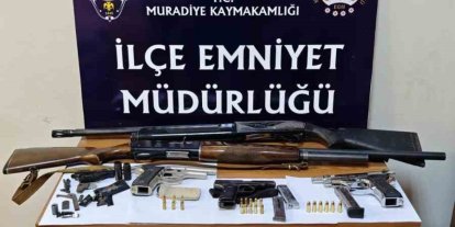 Van’da çok sayıda silah ve mühimmat ele geçirildi