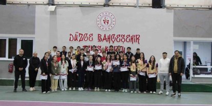 Teniste şampiyonlar belle oldu