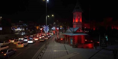 Kayseri’de Ramazan, ışık ve renk şöleni ile karşılandı