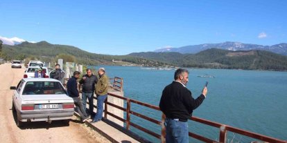 Alakır Barajı 3 yıl aradan sonra doldu taştı, üretici bayram etti